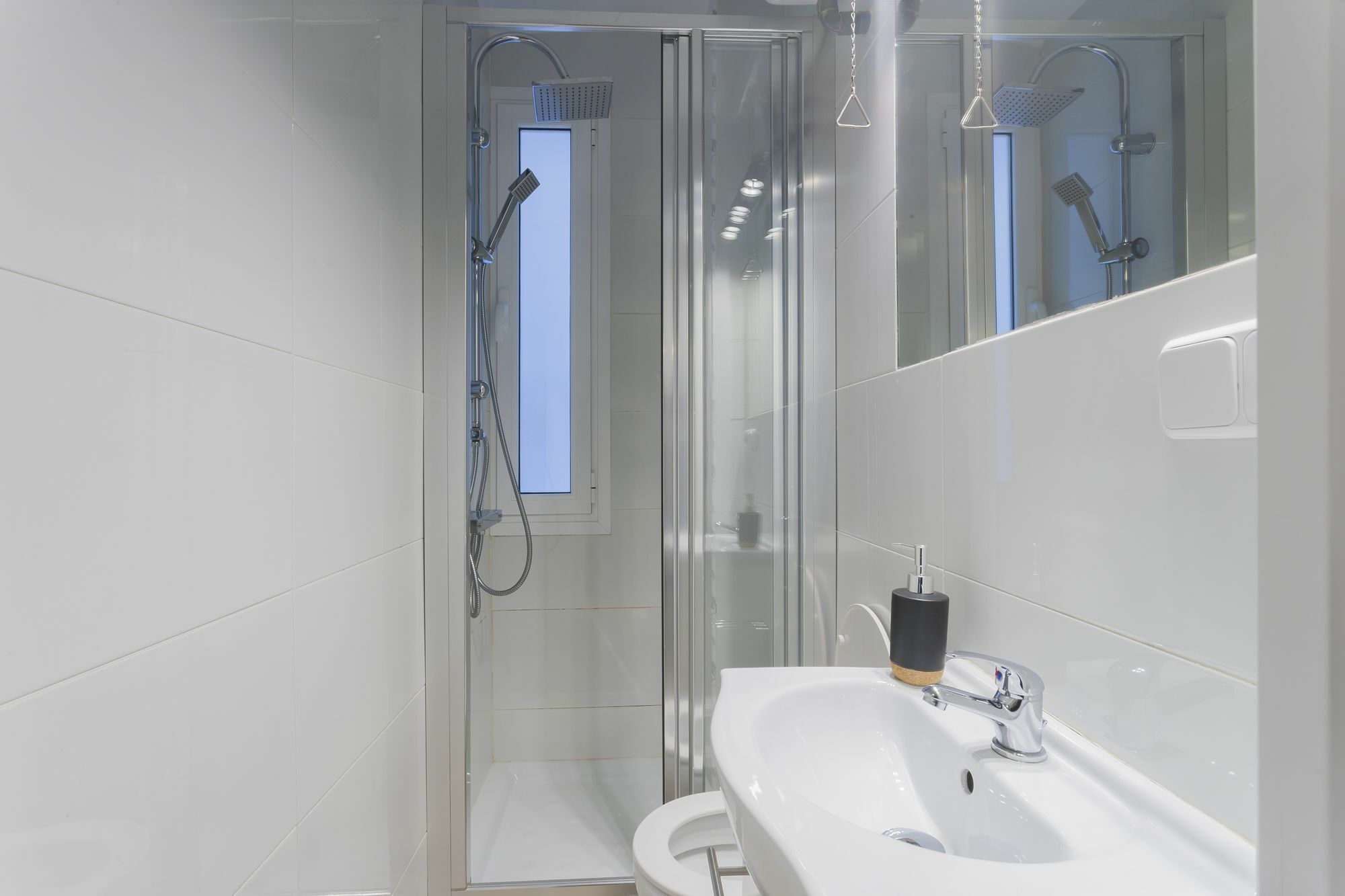 Dobo Rooms Ronda De Segovia Madrid Exterior foto